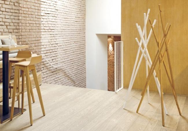 Dielenmöbel: Garderobe Sticks